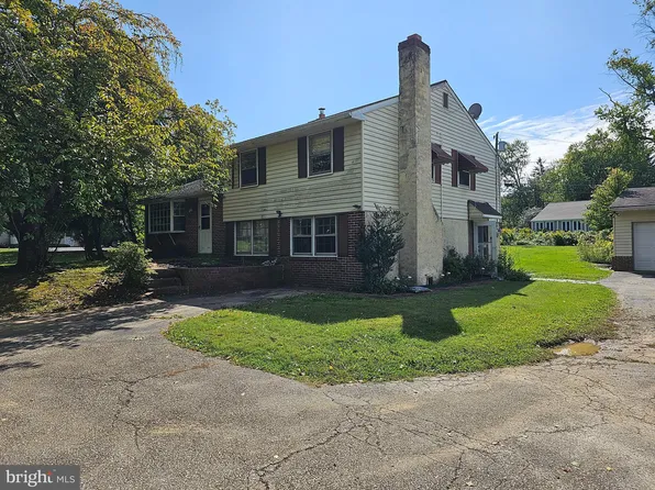 942 Surrey Dr, Blue Bell, PA 19422