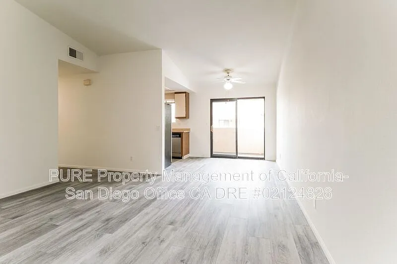 Building Photo - 3888 San Ramon Dr #20