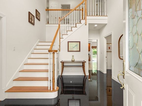 4th image of 18 Terrapin Ln