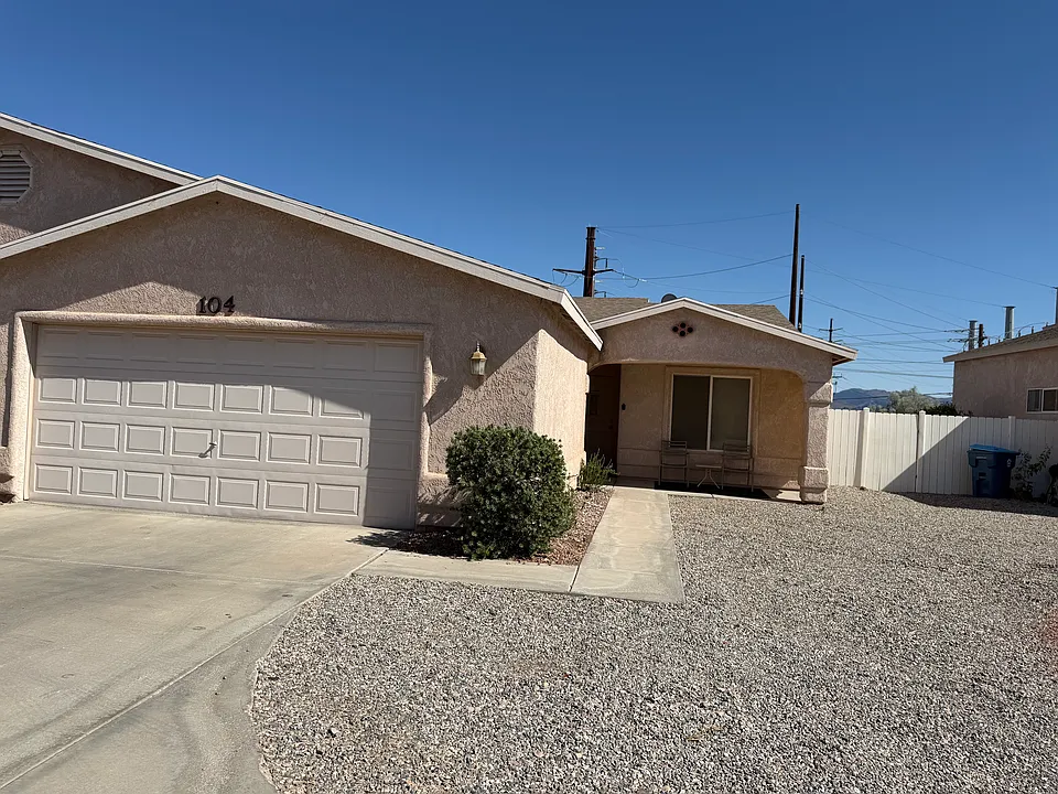 2790 Tonto Dr #104