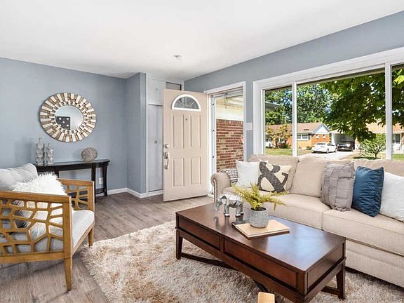 5th image of 4444 Turquoise Dr