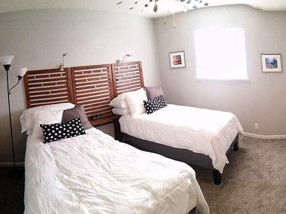 Beds can be pushed together to make a king