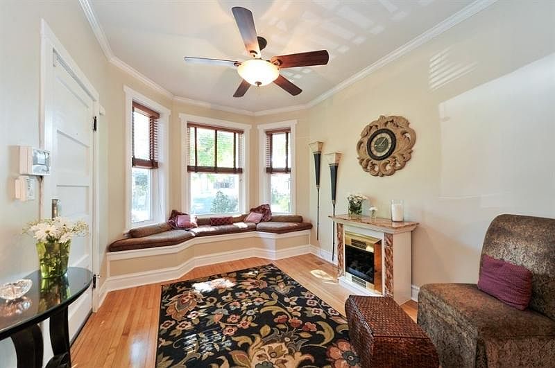 1st image of 4036 N St Louis Ave #1