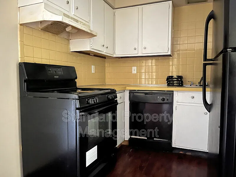 2 bed, 1.0 bath, $1,150 — Photo 4
