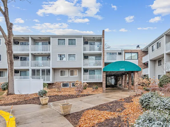 1601 N Innsbruck Dr APT 305, Fridley, MN 55432