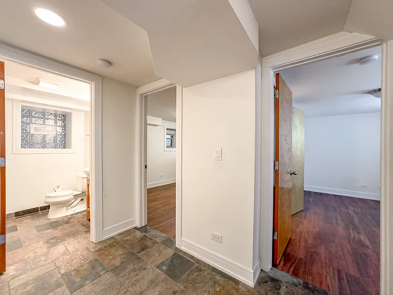 2835 N Damen Ave #R2 — Photo 14