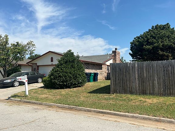 2nd image of 305 SW 93rd St