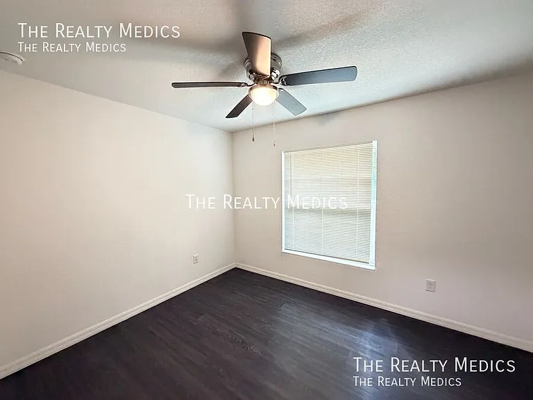 303 Sequoia Dr — Photo 17