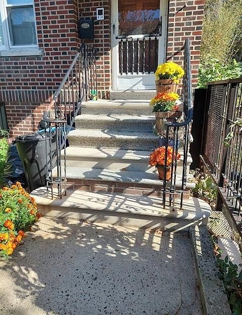 1st image of 3210 Seymour Ave
