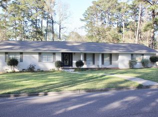 1419 Ridgewood Dr, Columbia, MS 39429