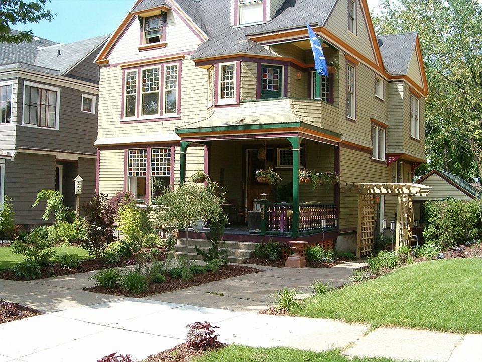 1st image of 443 Prospect Ave SE