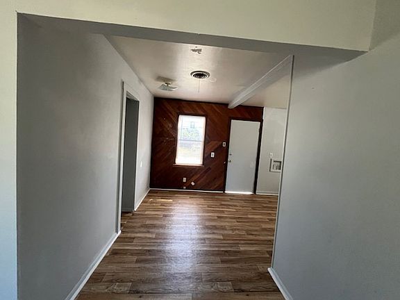 3rd image of 1741 Jameson St