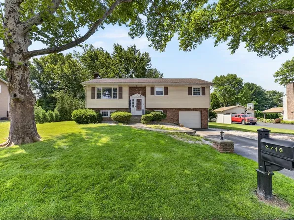 2716 Plymouth Dr, Easton, PA 18045