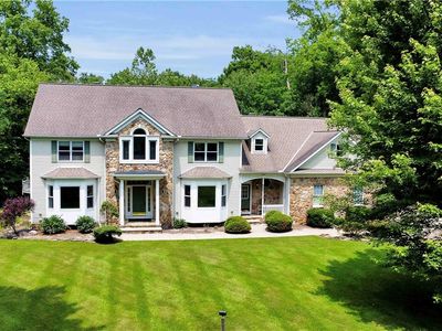 8682 Chase Dr, Chagrin Falls, OH, 44023