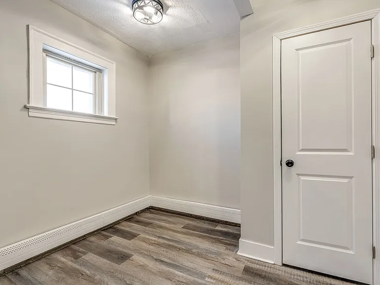 3209 Archwood Avenue 3773 West 33rd St — Photo 50