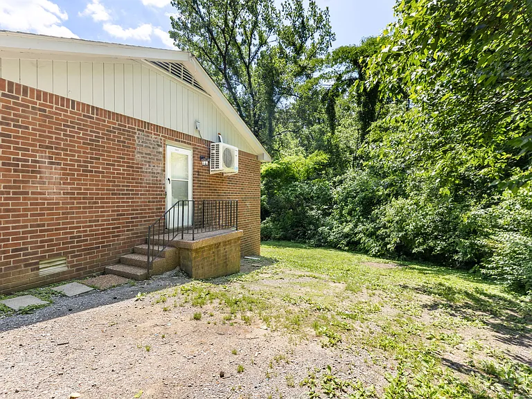 3413 Elm Hill Pike — Photo 17
