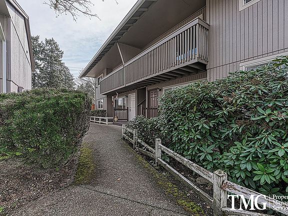 4th image of 11114 NE 48th Cir #B