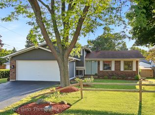 54 Hawthorne Dr, Lindenhurst, IL