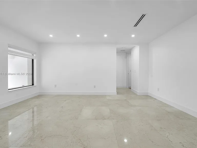 728 Majorca Ave — Photo 9