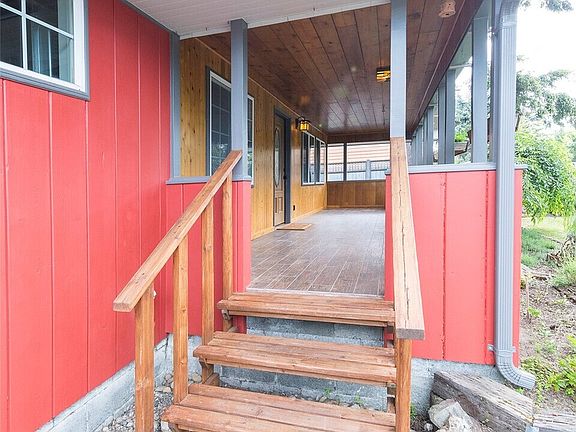 3rd image of 3728 S 175th Street