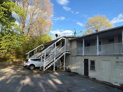 32 Cottage St Photo 1