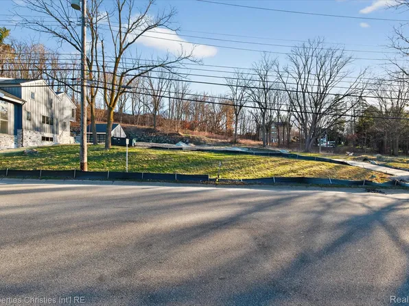 NULLC Randolph St, Northville, MI 48167