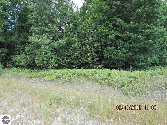 3rd image of 455 Grouse Dr SW