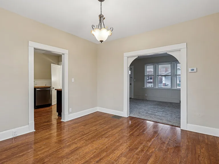 526 Berry Ave — Photo 10