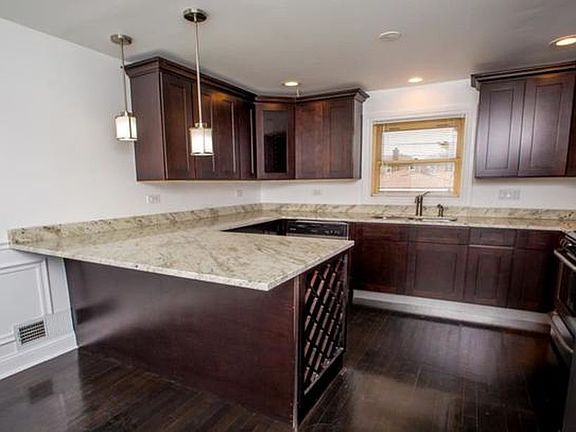 4th image of 3531 Clarence Ave #0