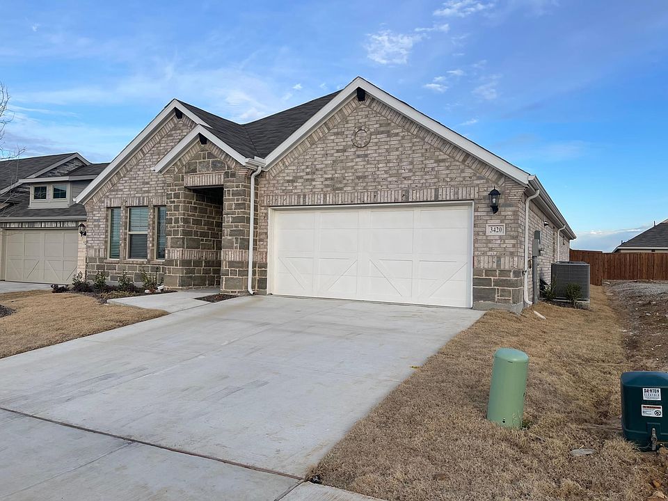 1st image of 3240 Chivalry Dr