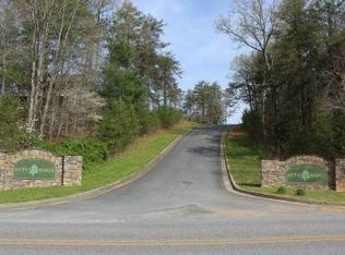 6 Autumn Ridge Dr, Mineral Bluff, GA 30559