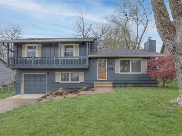 8914 Eby Dr, Overland Park, KS 66212