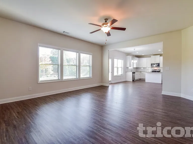4352 Bella View Dr — Photo 2