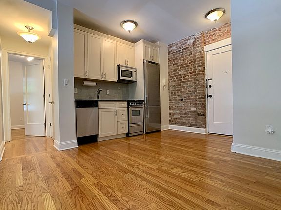 2nd image of 442 Hudson St #2L