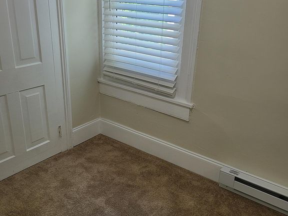 4th image of 21514 Jackson St