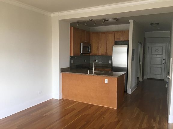 3rd image of 2165 Larkin St #00015