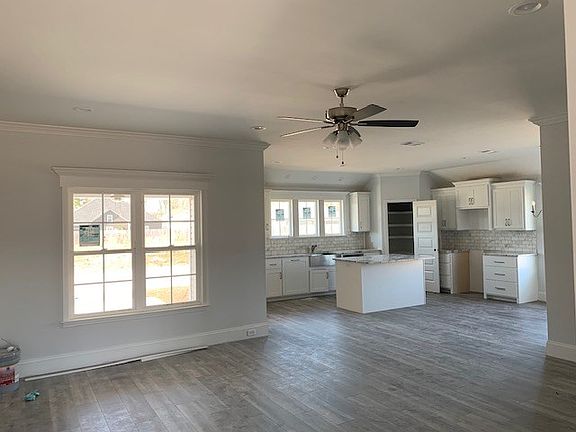 2nd image of 3960 Lu Ln