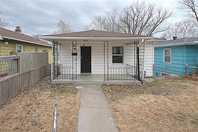 1st image of 5229 Gladstone Blvd