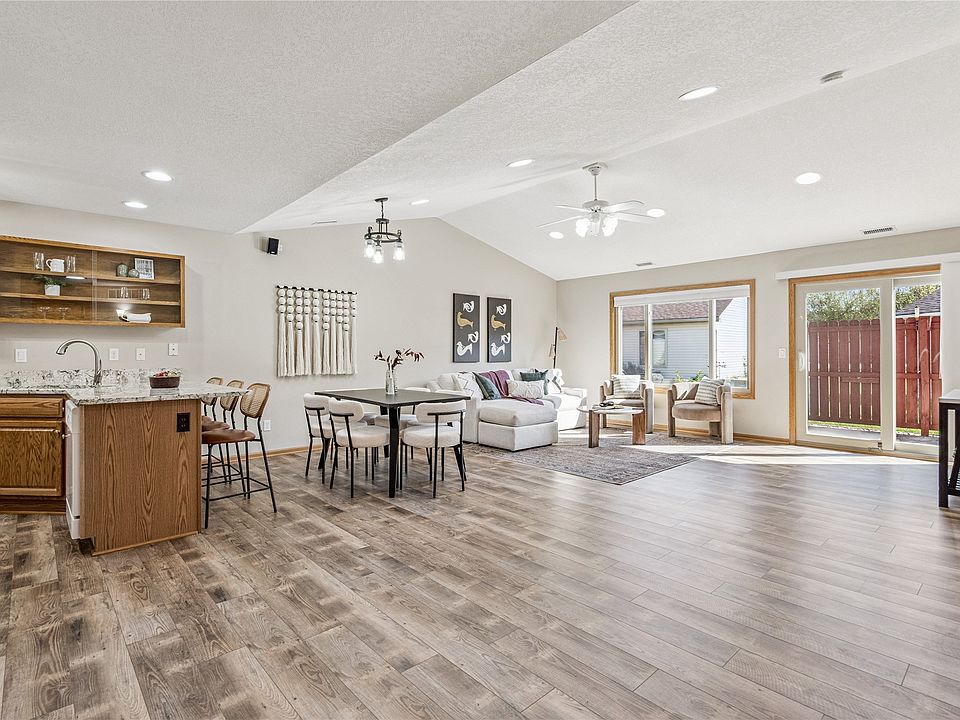 1st image of 3009 SE Turnberry Dr