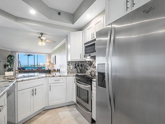 4th image of 200 Waterway Road #204