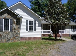 202 Baylor Dr, Montross, VA 22520