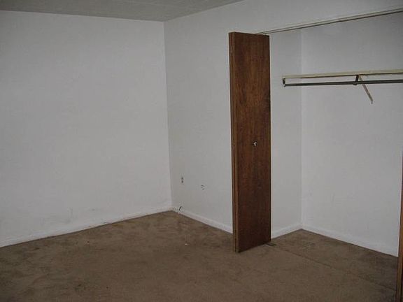 3rd image of 718 S 10th St