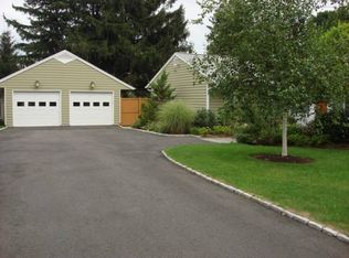 86 W Rocks Rd, Norwalk, CT 06851