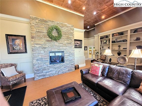 5th image of 303 Sugar Top Drive #3230