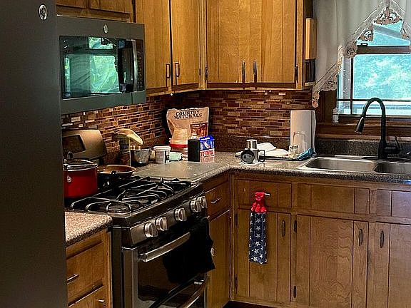 4th image of 3030 Winn Dr