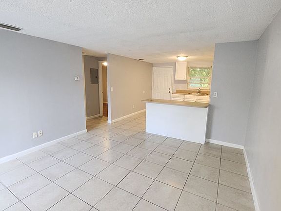 3rd image of 11724 N 14th St APT 105