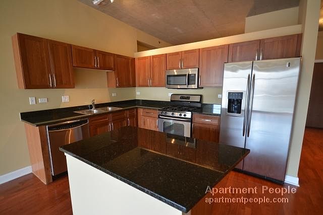 1st image of 1305 S Michigan Ave APT 1312