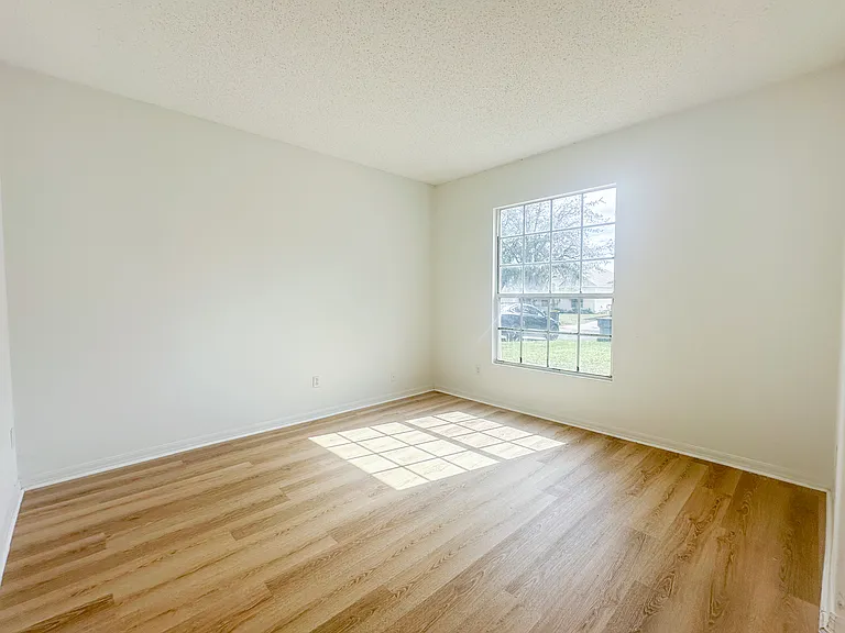 402 Sunset View Dr — Photo 2