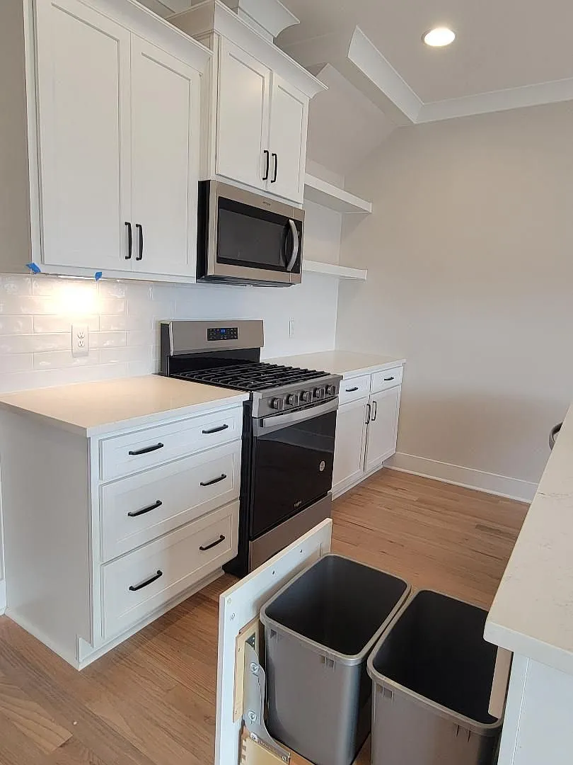 Beautiful Brand New Single Family Home in Burkitt Village — Photo 3