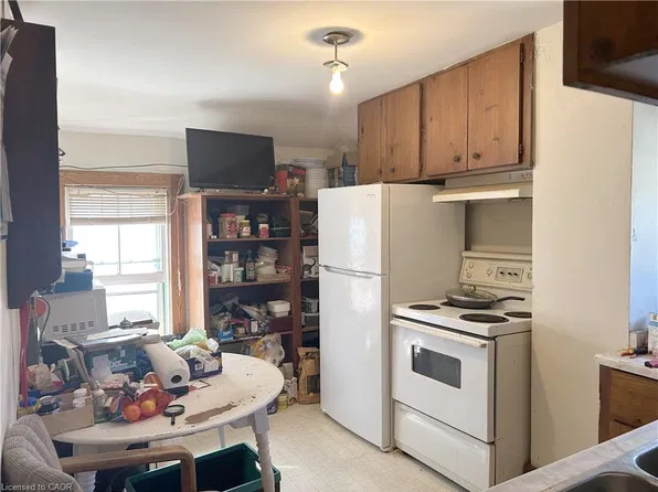102 Stanley St #100, Norfolk County, ON N3Y 1M4